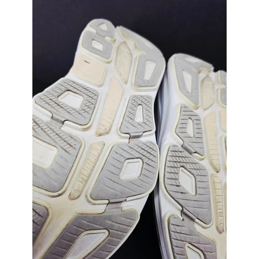 Hoka Women 9.5 Bondi9